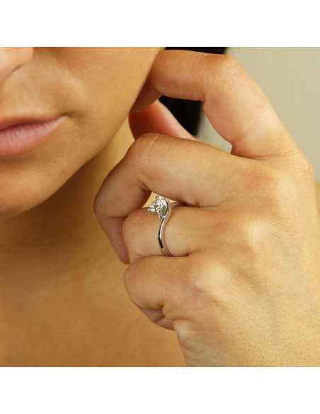 Solitario oro blanco con diamante 3,3 g (0,65 cts)