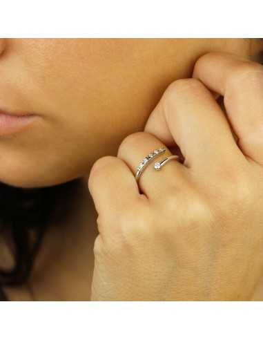 Anillo de compromiso con 6 diamantes...