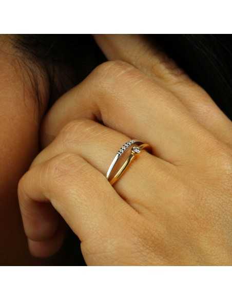 Sortija doble bicolor oro blanco y amarillo con brillantes 0.055 cts