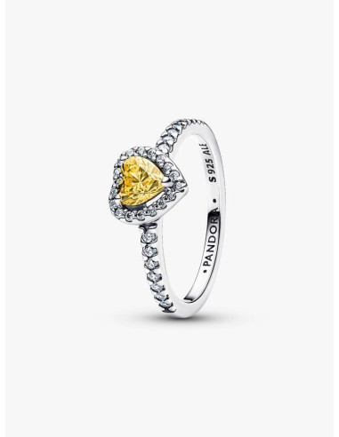 Anillo Corazón en Relieve Brillante